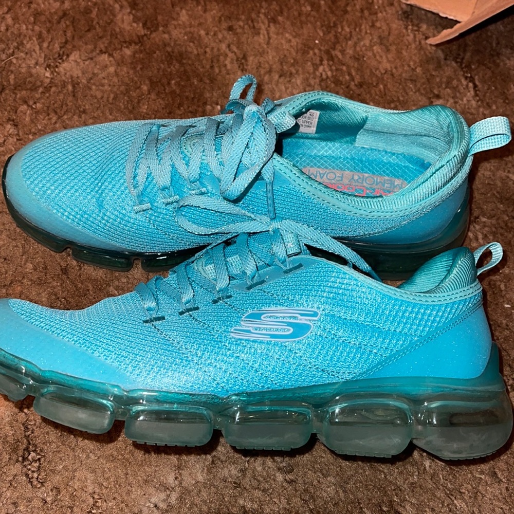 Skechers